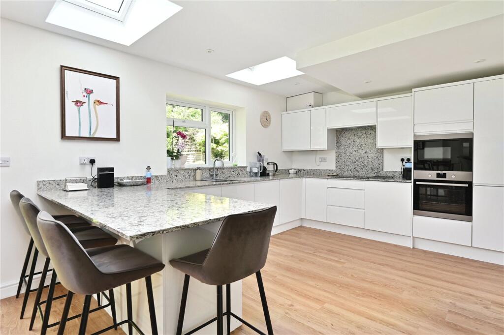 House in Surrey Heath, Heatherside - More