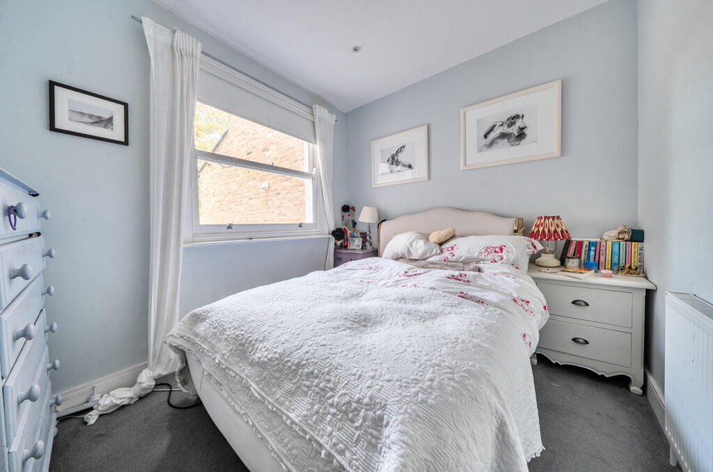 Apartment in London - View 5
