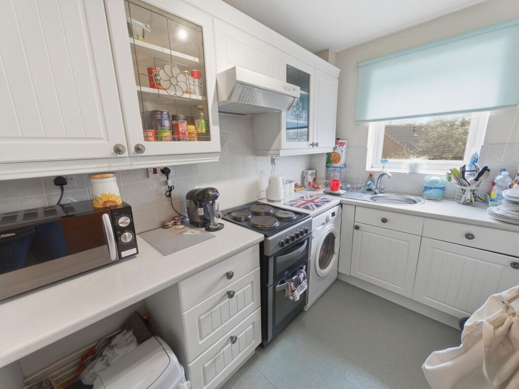Thievesdale Close, Worksop, S81 photo 4