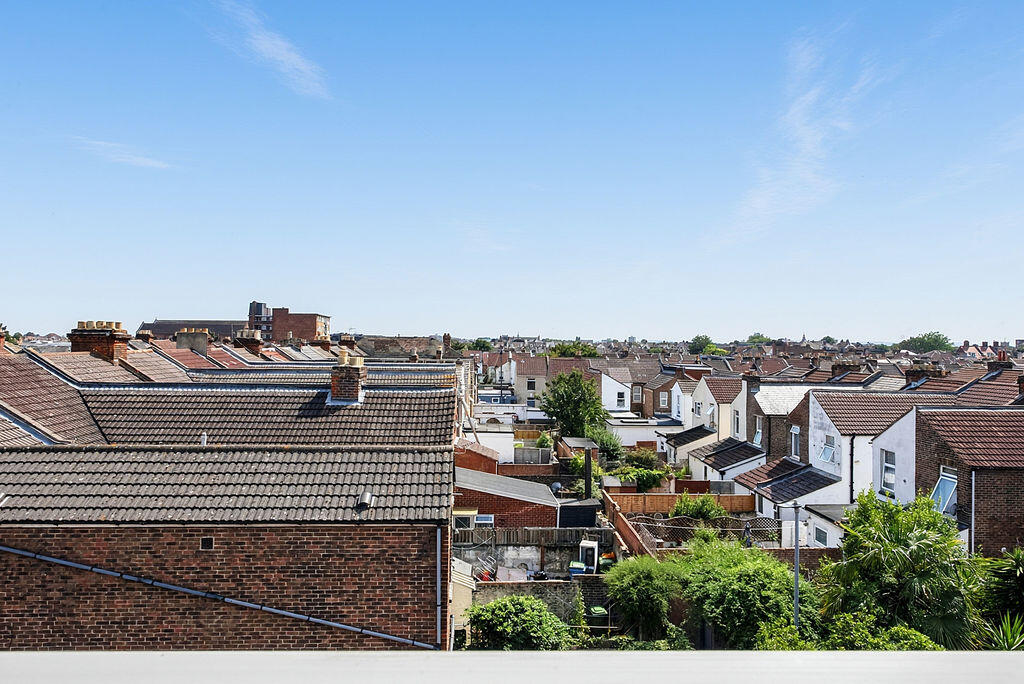 Apartment in Portsmouth - View 2