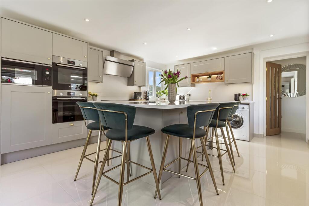 House in Worthing, Goring Road Shops, West Worthing - View 2