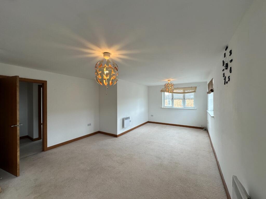 Apartment in Thurrock, Essex - View 2