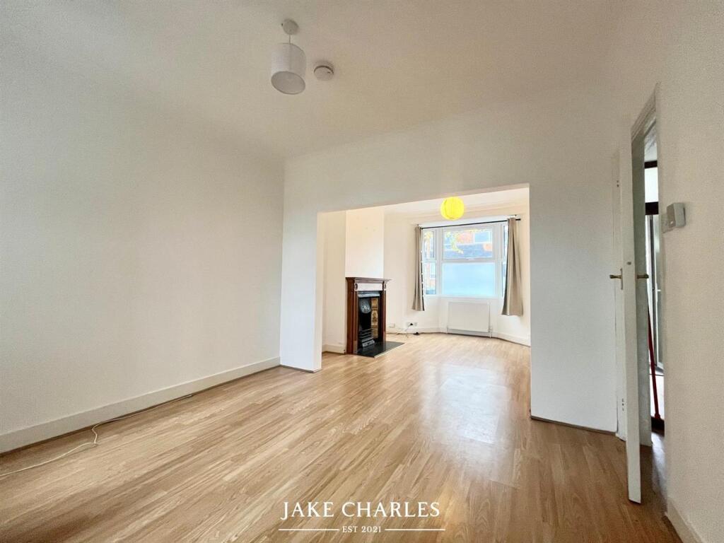 House in London, Oakwood, Southgate - View 2
