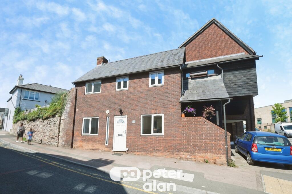 House in Newport, Monmouth - More