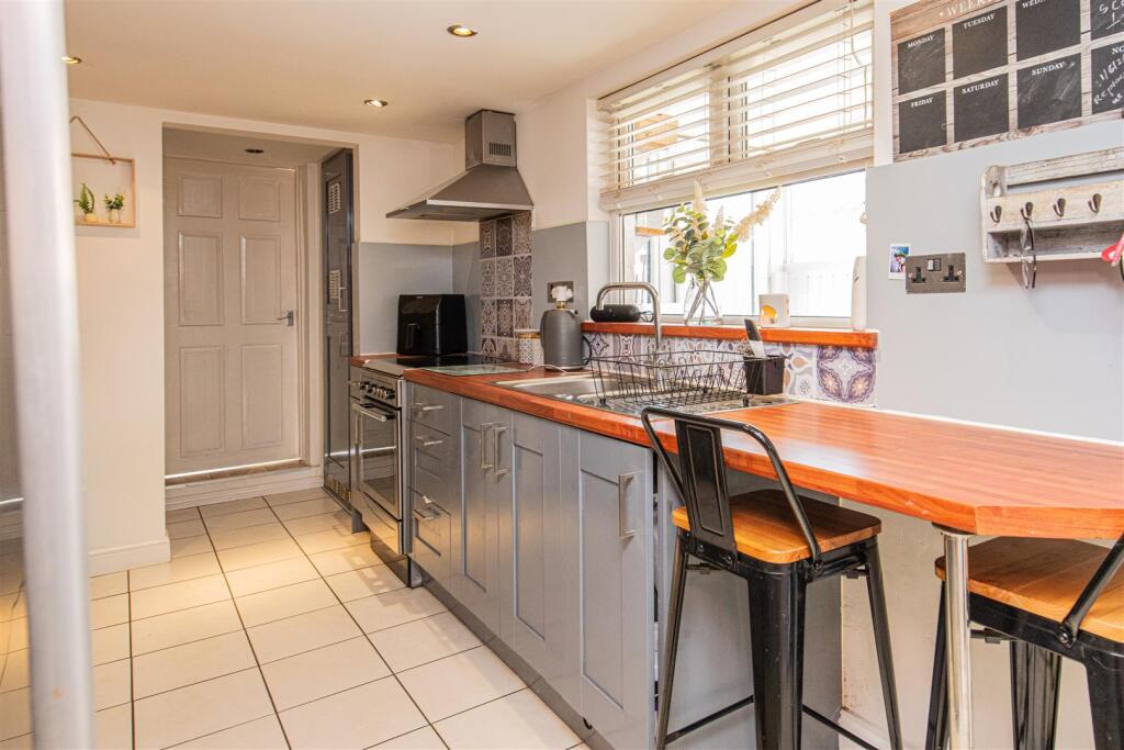 Wellingborough Road, Finedon - View 6