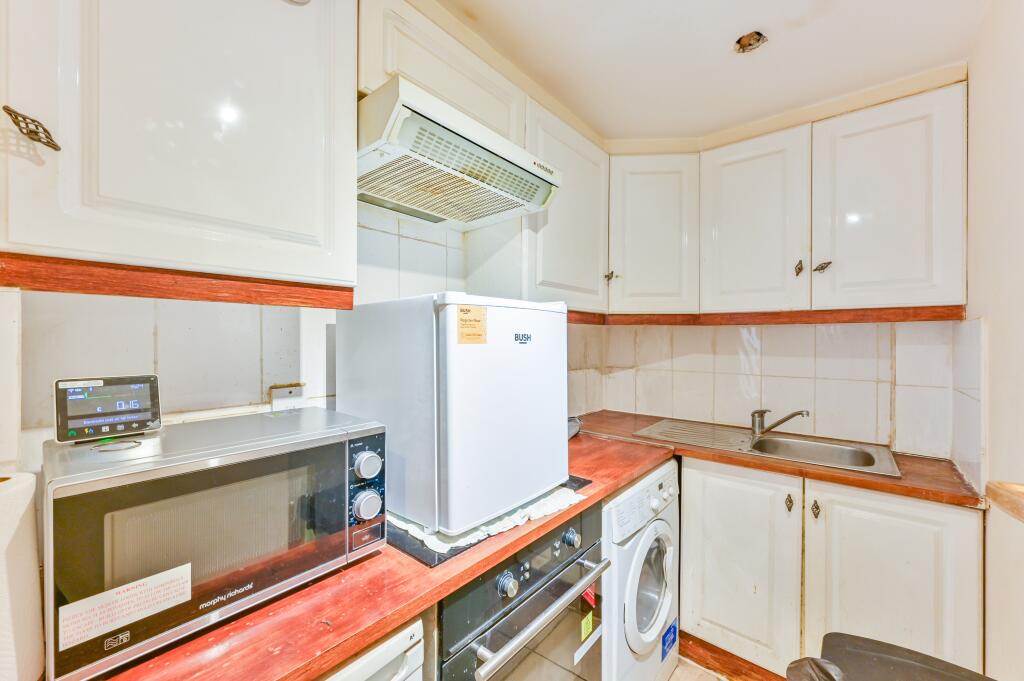 Apartment in London, Paddington - View 5