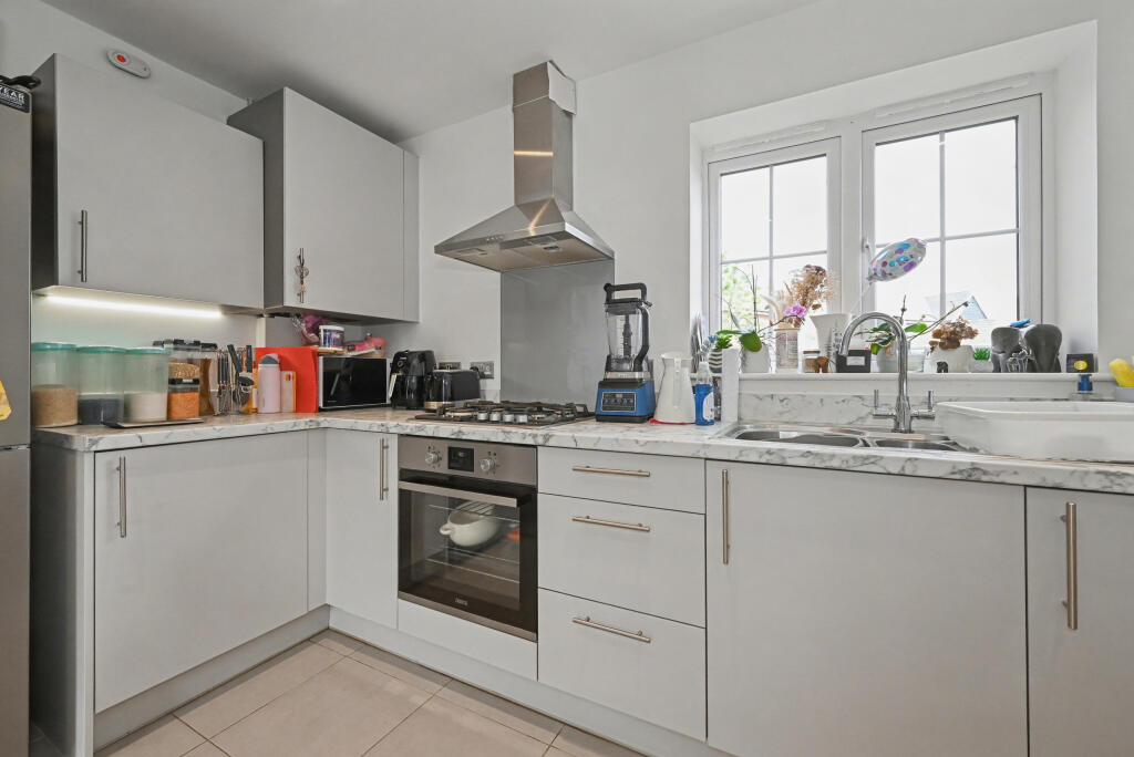 Apartment in Reading - View 4
