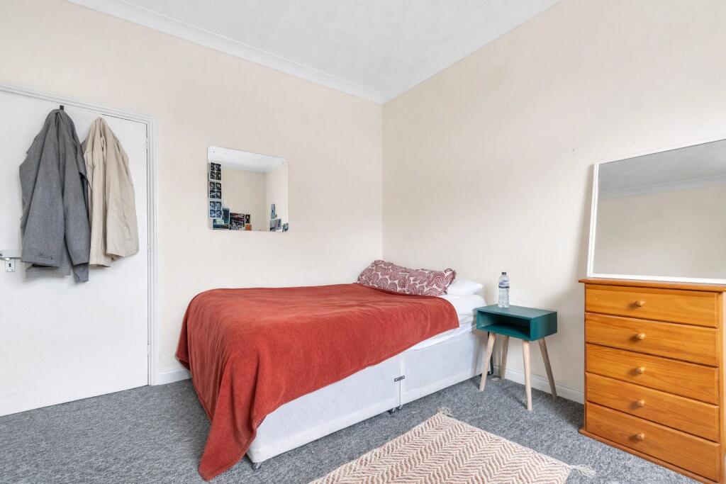 5 bedroom apartment for rent