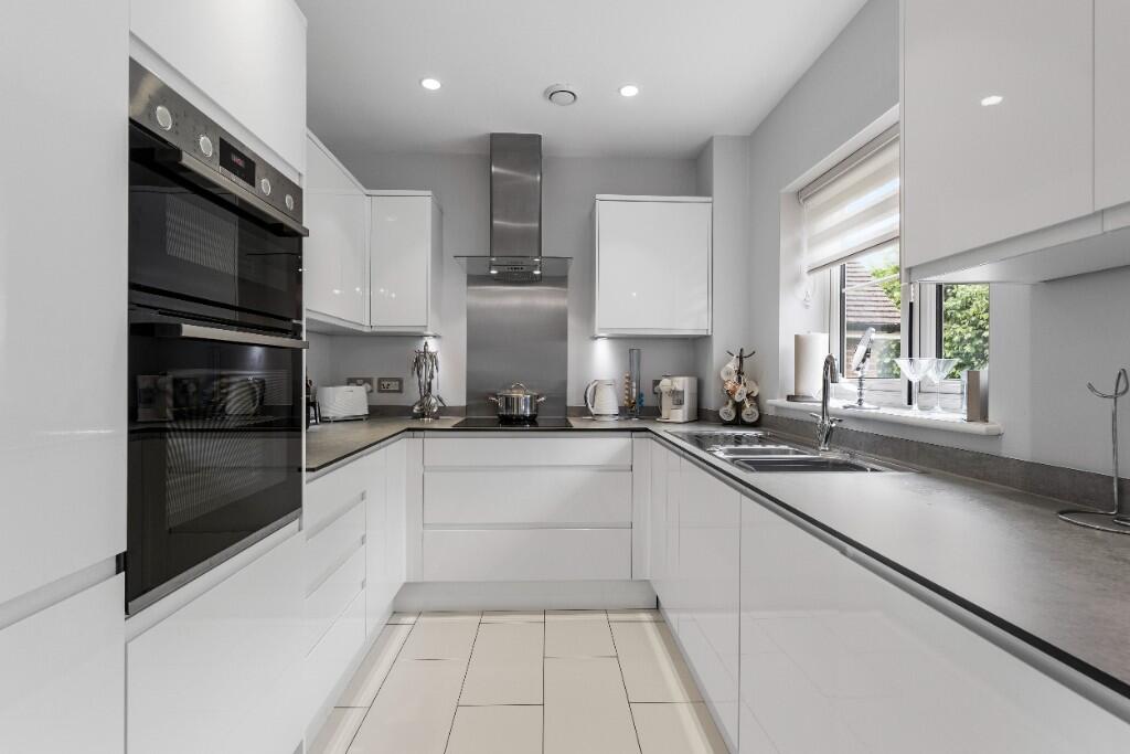 House in Horsham, Colgate - View 3