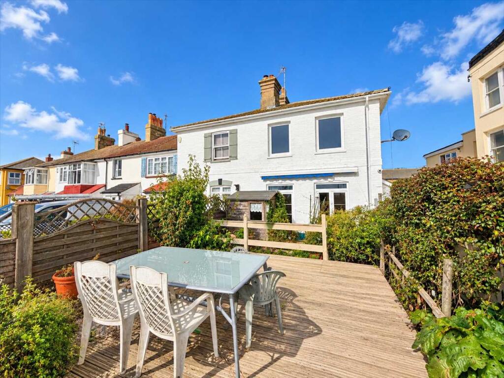 Main image of property: Suffolk Street, Walton On The Naze