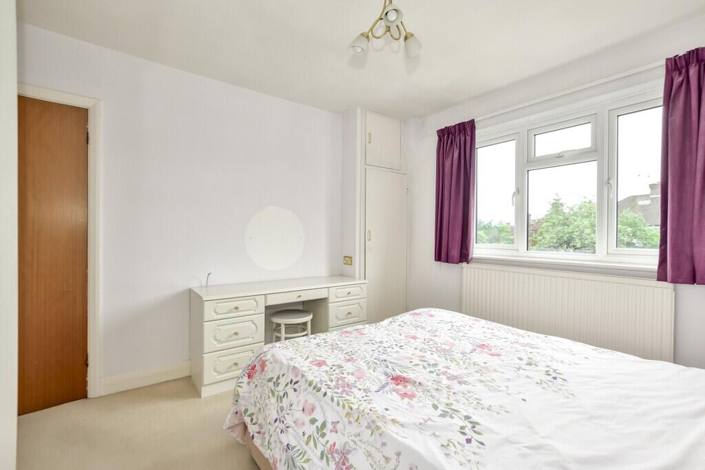 House in Watford, Hertfordshire - View 4
