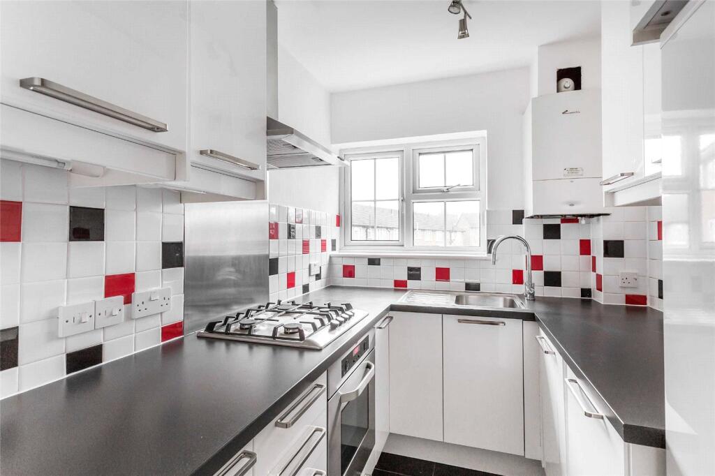 Apartment in Sutton - View 2