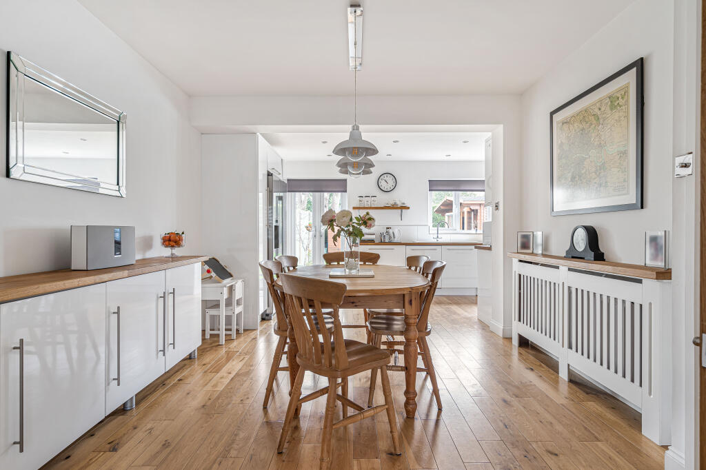 House in Welwyn Hatfield, Hertfordshire - View 5