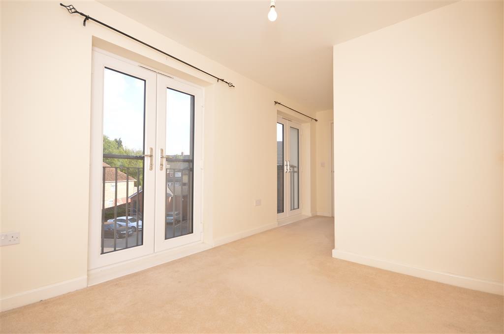 Apartment in Kettering, North Northamptonshire - View 4