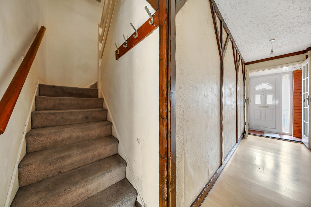 House in London, Custom House, Silvertown - View 3