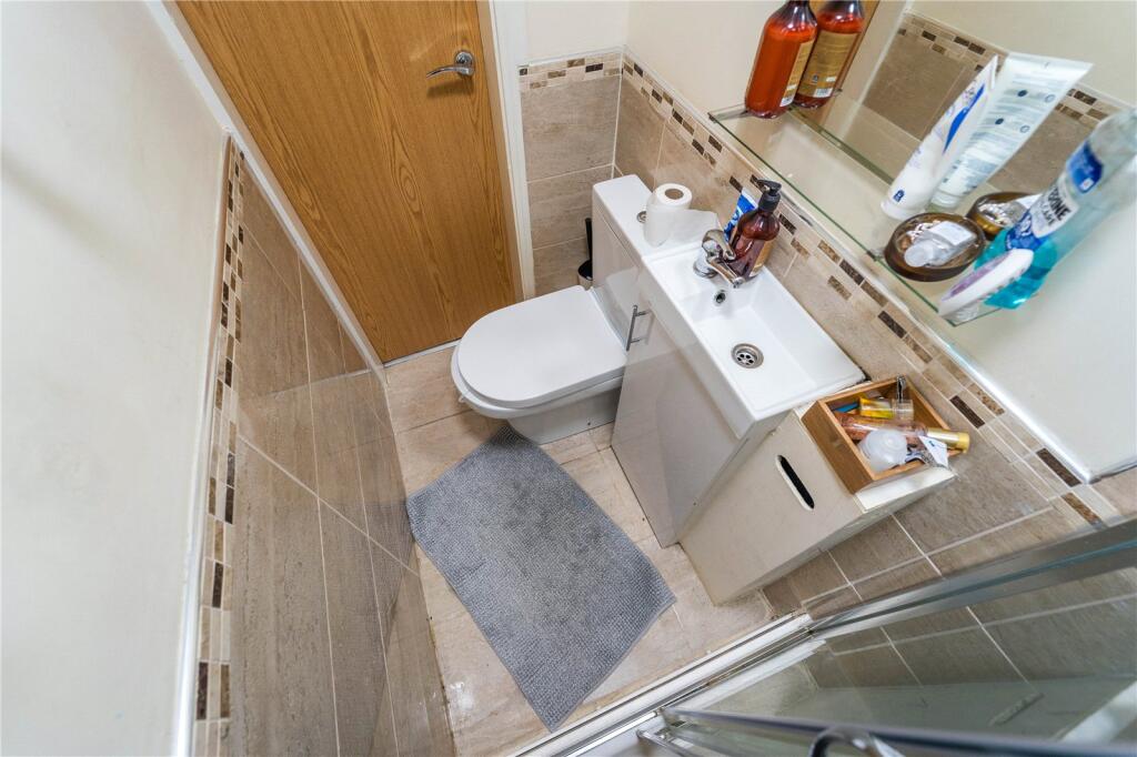 6 bedroom house for rent