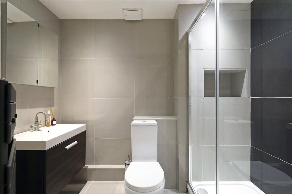 Apartment in London - View 3