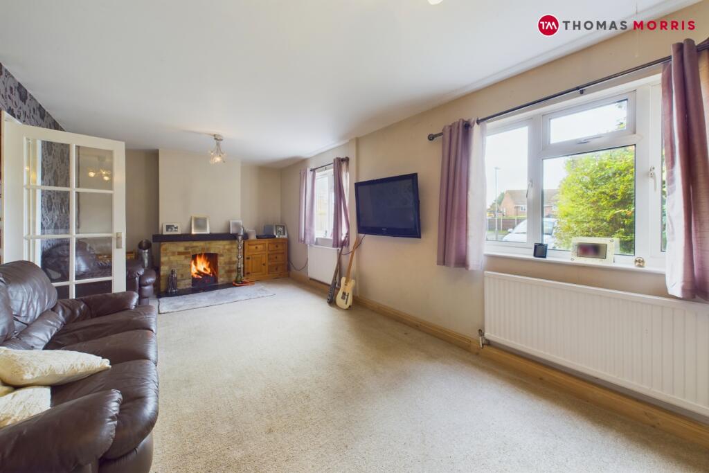 3-bed semi-detached on Beauchamp Close, Eaton Socon, St. Neots, Cambridgeshire, PE19, £300,000
