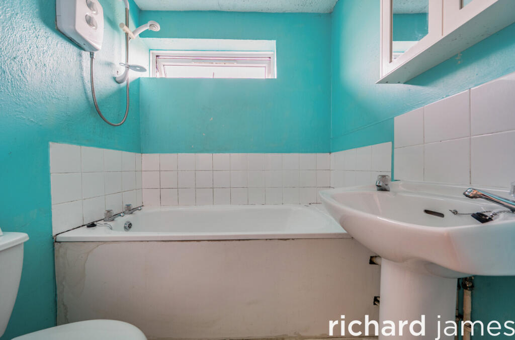 Apartment in Royal Wootton Bassett, Wiltshire - More