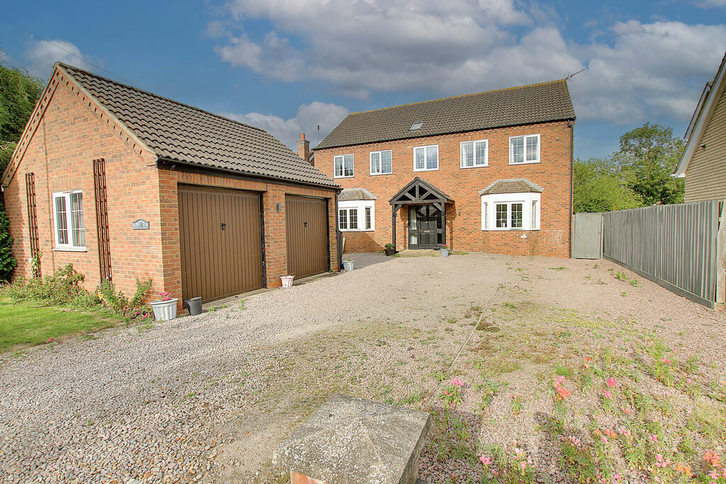 Main image of property: Shaftesbury Avenue, March