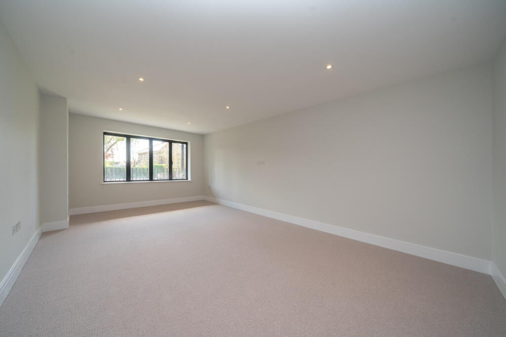 House in Hemel Hempstead - More