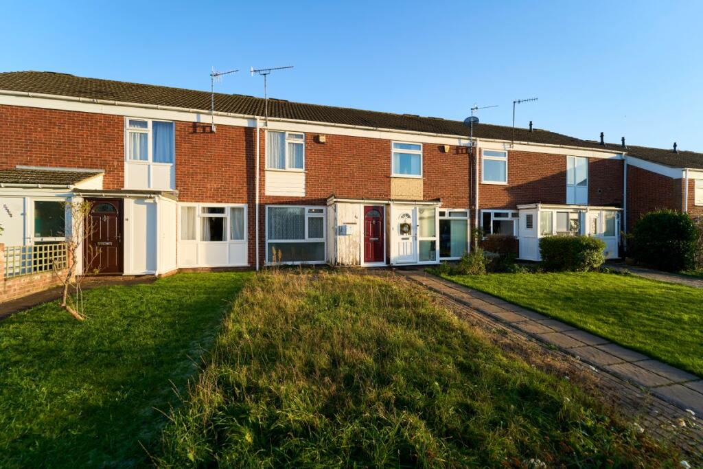 Main image of property: 16 Tamar Close, Worcester, WR5 1NE