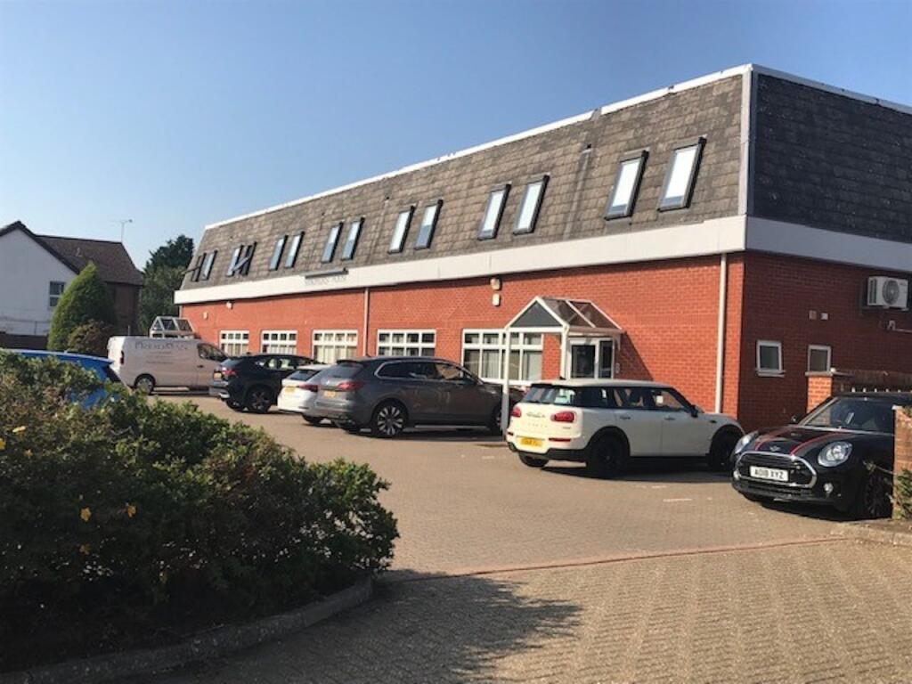 Main image of property: Suite 3, Sandhurst House, Yorktown Road, Sandhurst, GU47 0QA