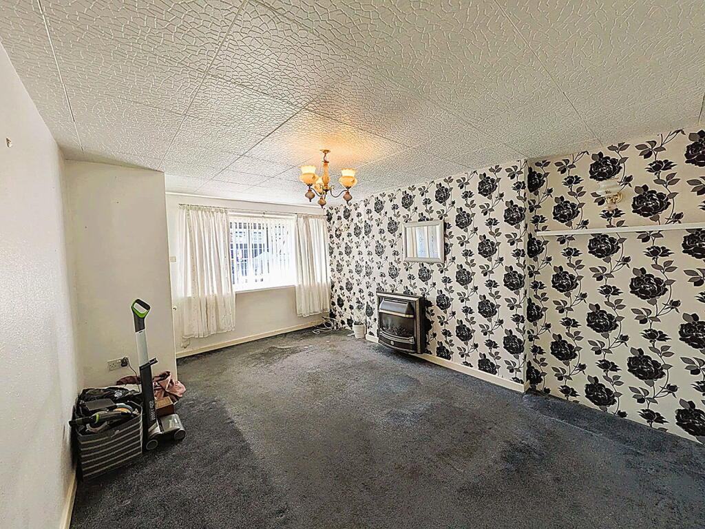 120 Rydal Avenue, Chadderton, Oldham, OL9 0QX photo 2