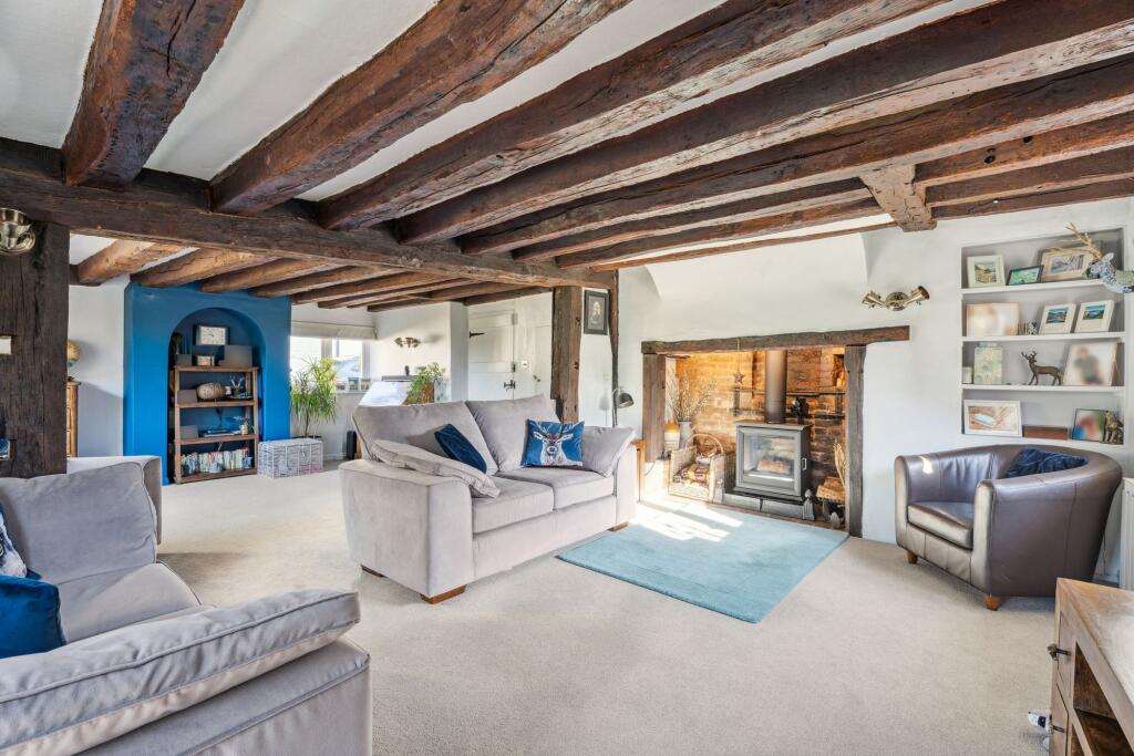 House in Edlesborough, Buckinghamshire - More