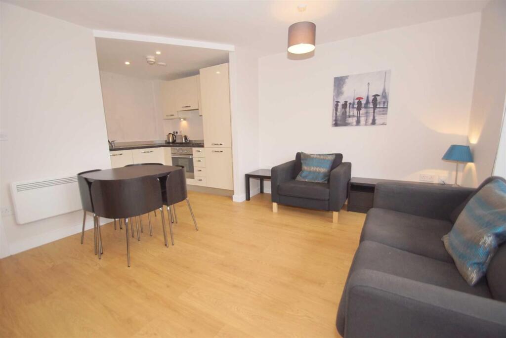 Apartment in Leeds - View 5