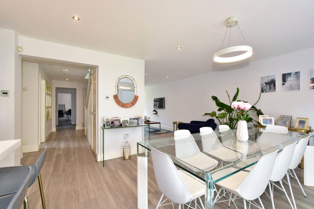 House in St Albans - View 5