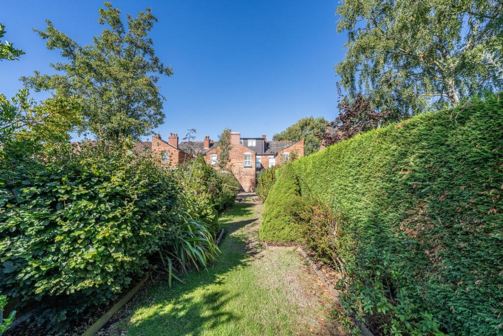 House in Walsall, West Midlands - View 4