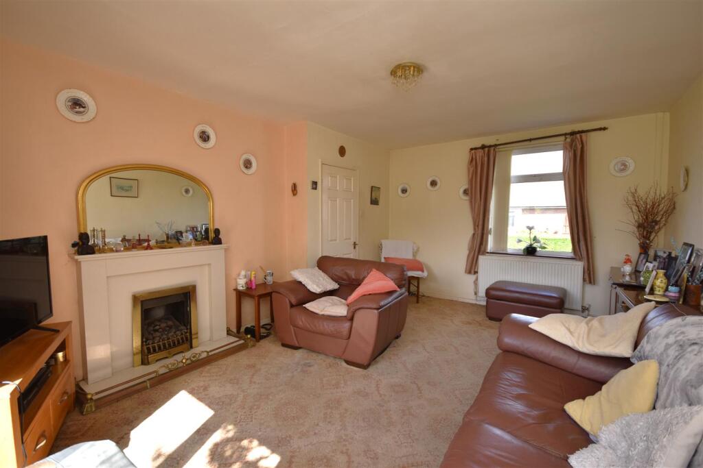 Morland Avenue, Little Neston, Neston photo 4