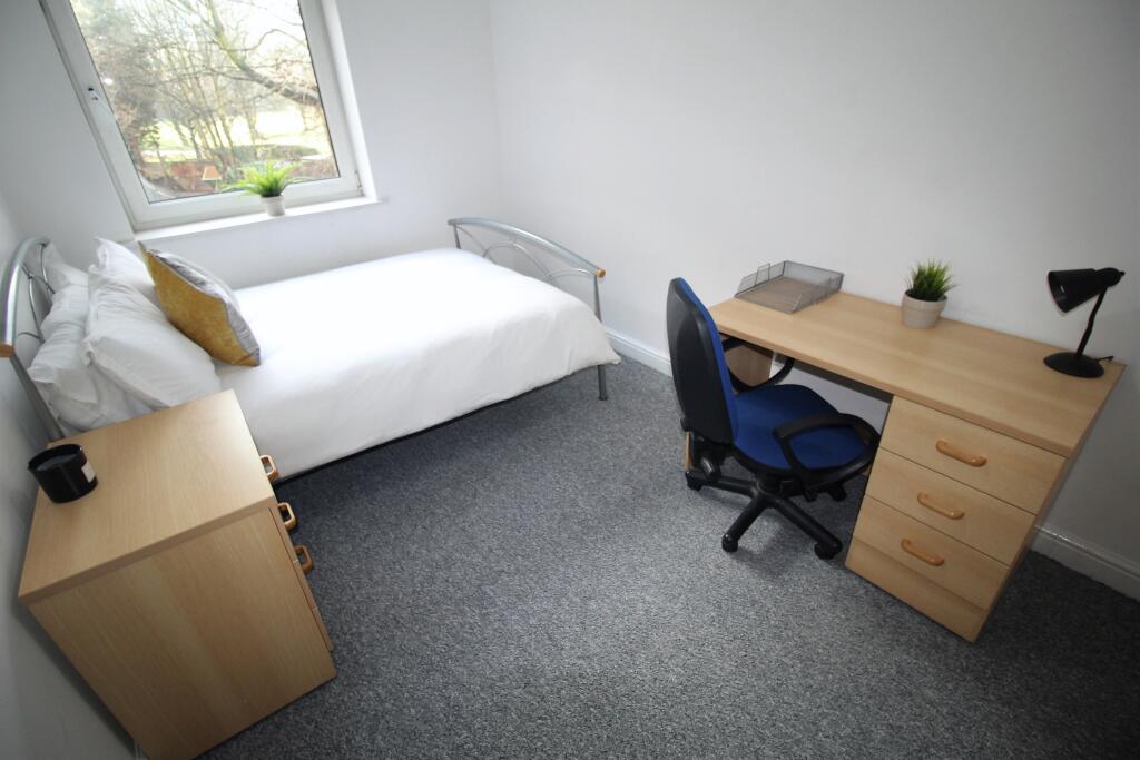 Main image of property: Flat 67, 205 Clarendon Road, Leeds, LS2 9DU