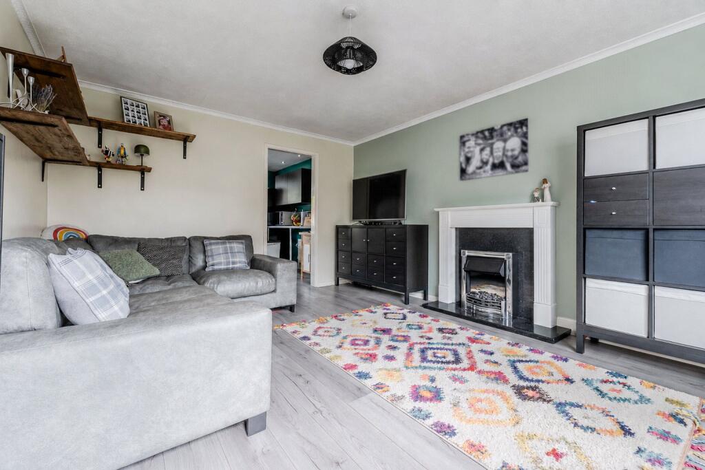 House in Bradford, Fourlands, Idle - View 4
