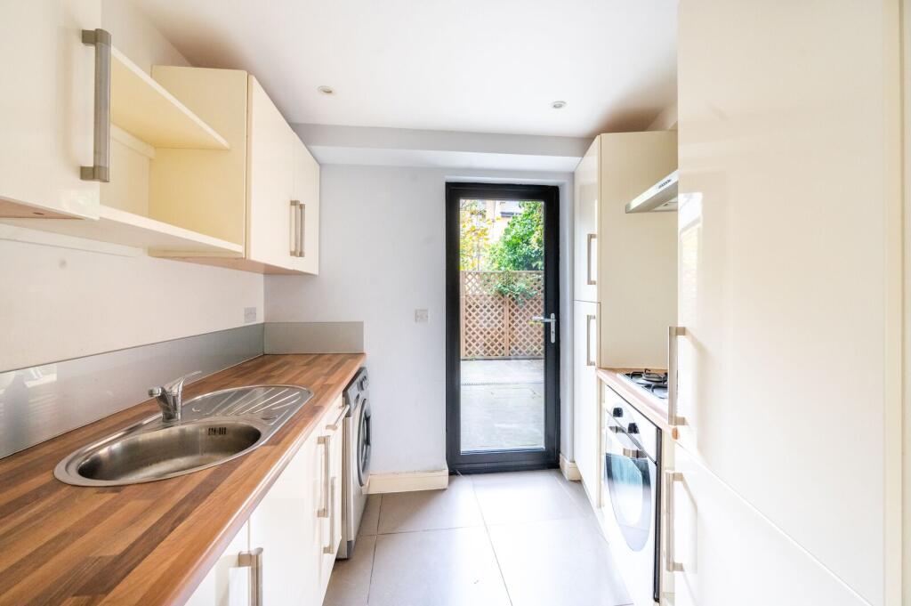 Apartment in London - More