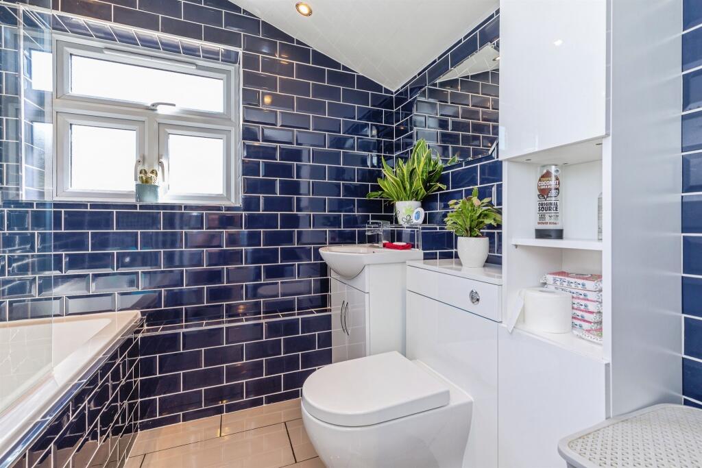 House in Gillingham, Hale - View 4