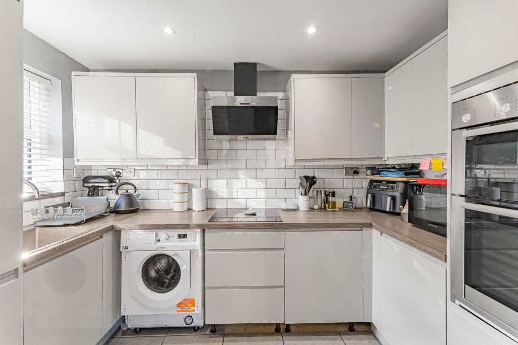 Apartment in Dartford, Kent - View 3