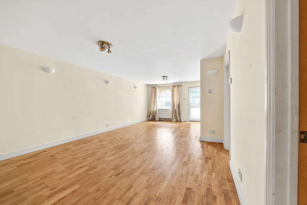 Apartment in Portsmouth - View 2