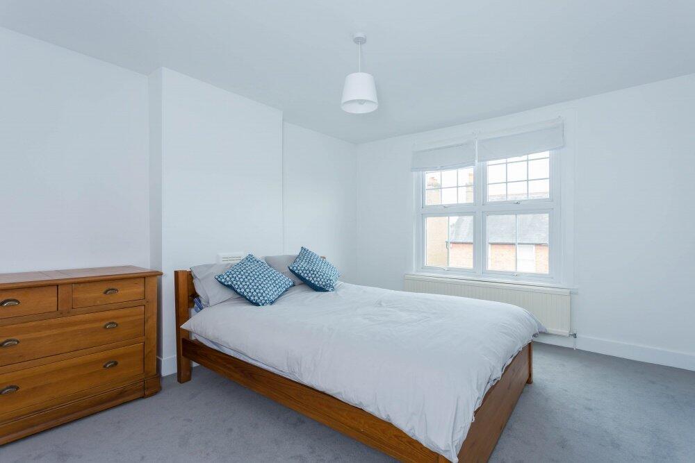 House in Slough, Gravel Hill, Chalfont St Peter - More