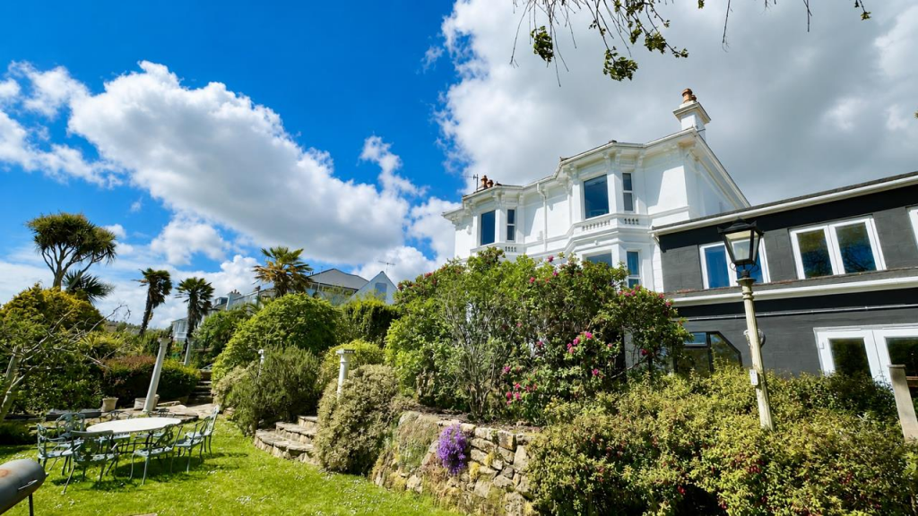 House in Hastings, Belmont - View 3