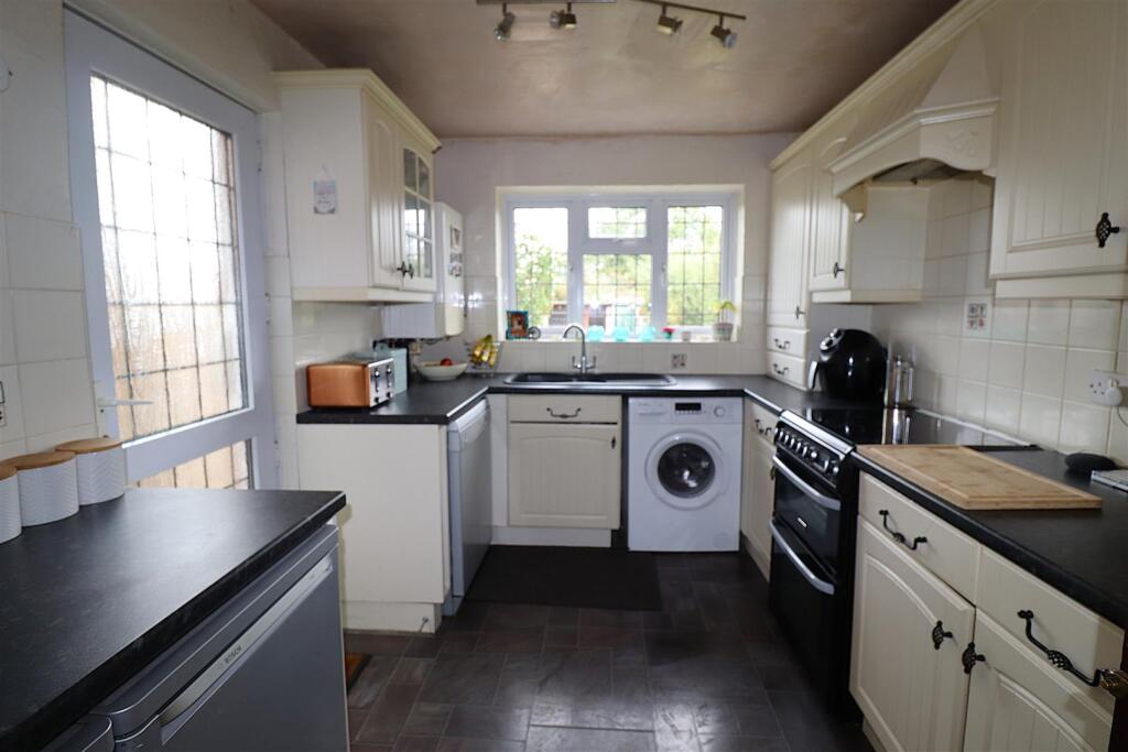 Tufton Road, Rainham photo 4
