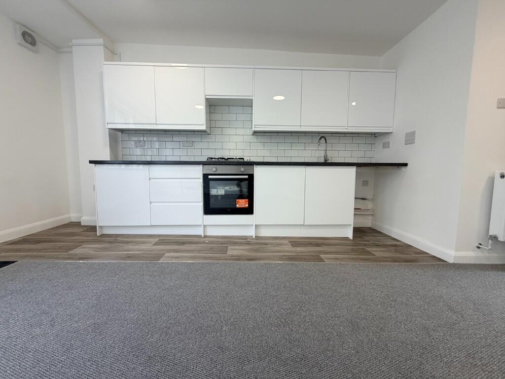 Apartment in Tonbridge - View 4