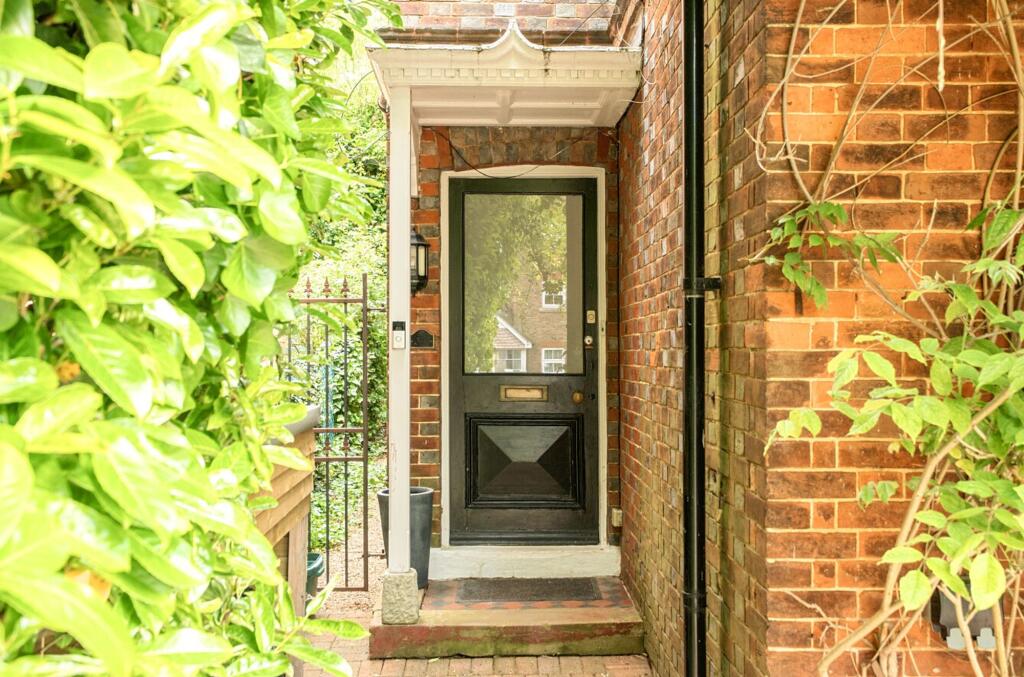 Main image of property: Lyons Crescent, Tonbridge, TN9
