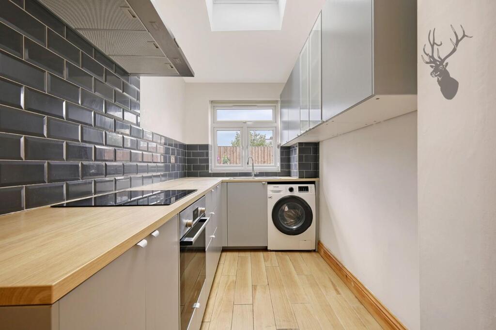 Hampton Road, London, E4 photo 4