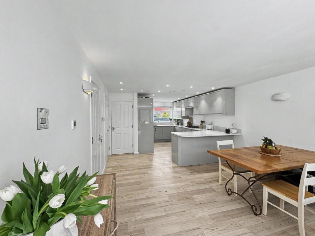 House in Bromley - View 4