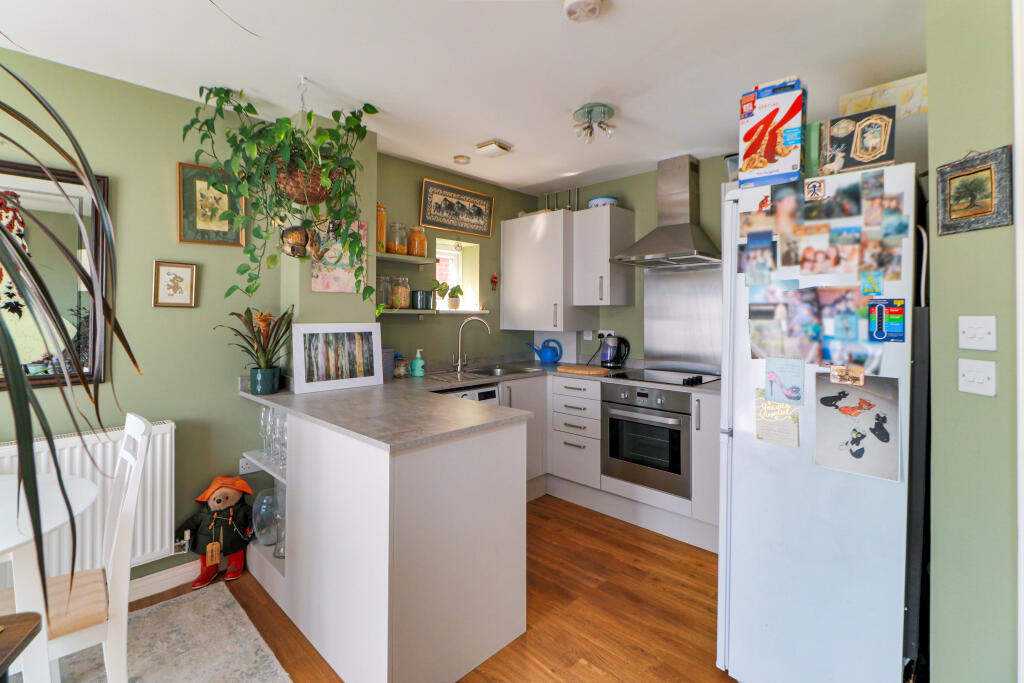Apartment in Portsmouth - View 3