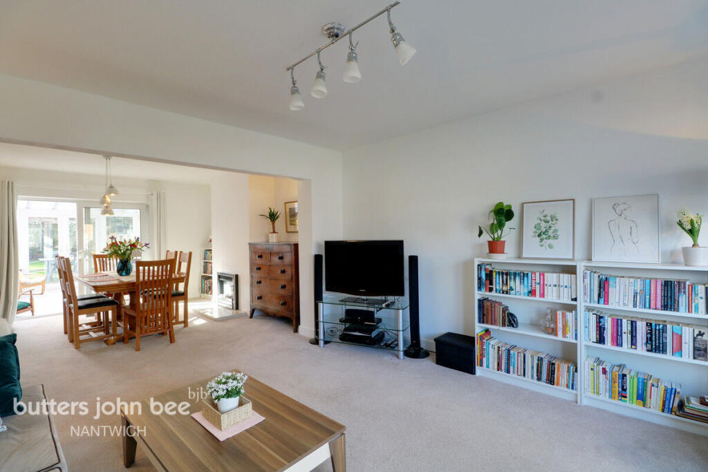 Hollybush Crescent, Nantwich photo 3