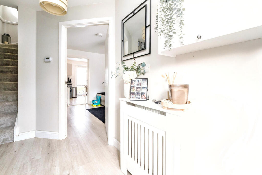House in Stanford-le-Hope, Essex - View 4
