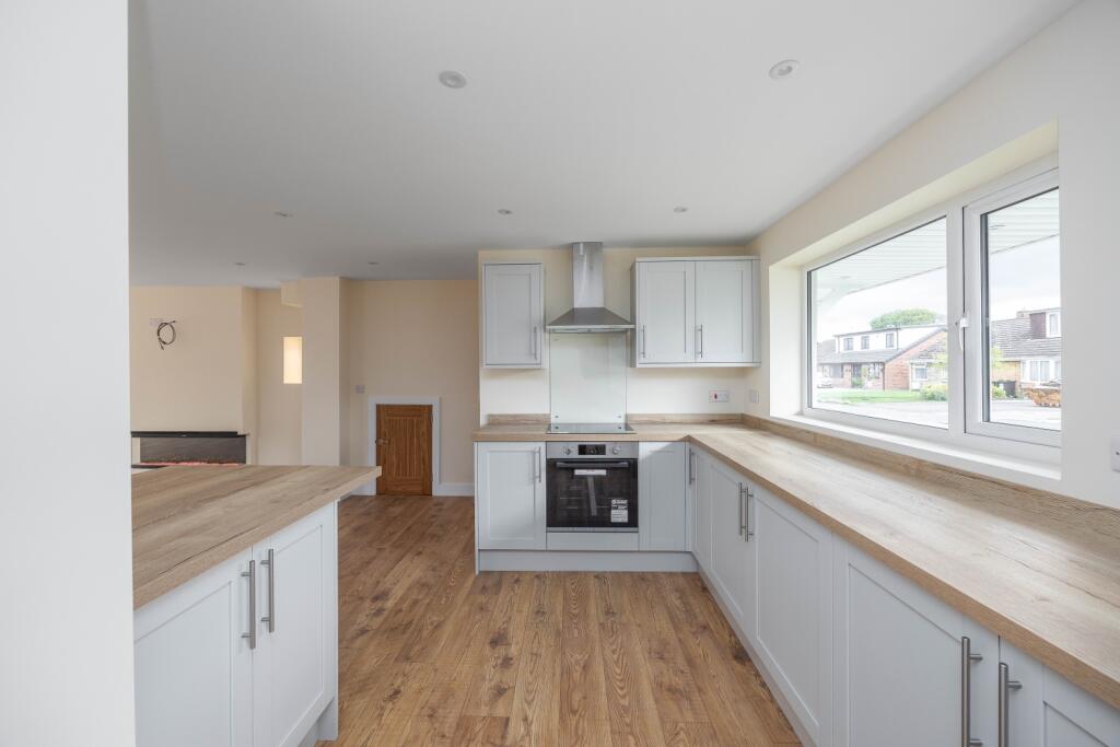 House in Walsall, Pool Hayes, Ashmore Lake - View 3